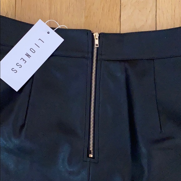 lioness rizzo mini skirt - Picture 5 of 5